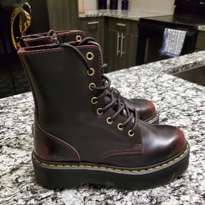 Dr. Martens Cherry Arcadia Jadon